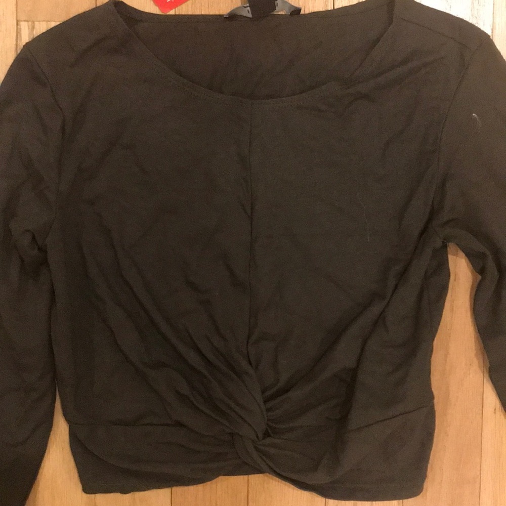 NWT Cropped army green crop top - Picture 2 of 3